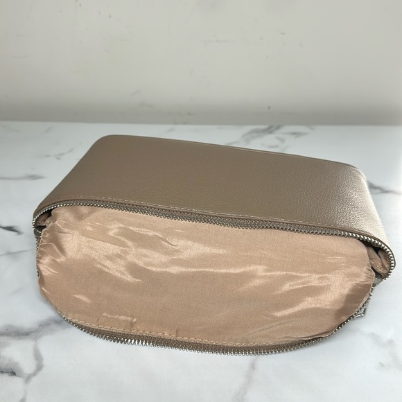 Pre owned Elegant grey vegan Leather crossbody - Picture 9 of 16